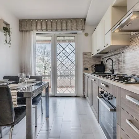 Modern 2 Bedroom Cinecitta Apartment