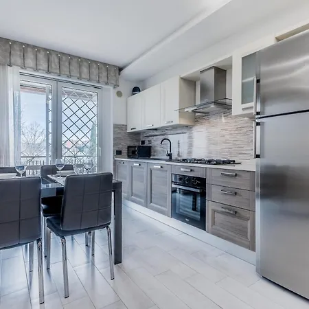 Modern 2 Bedroom Cinecitta Apartment